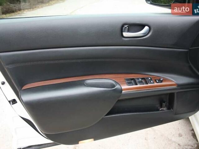 Белый Ниссан Теана, объемом двигателя 2.5 л и пробегом 198 тыс. км за 7999 $, фото 11 на Automoto.ua