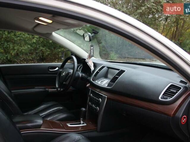 Белый Ниссан Теана, объемом двигателя 2.5 л и пробегом 198 тыс. км за 7999 $, фото 17 на Automoto.ua