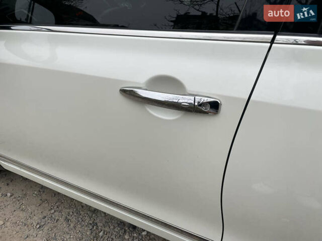 Белый Ниссан Теана, объемом двигателя 2.5 л и пробегом 240 тыс. км за 8499 $, фото 5 на Automoto.ua