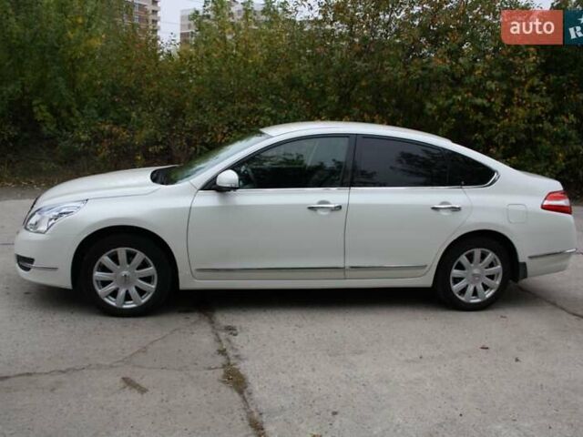 Белый Ниссан Теана, объемом двигателя 2.5 л и пробегом 198 тыс. км за 7999 $, фото 5 на Automoto.ua