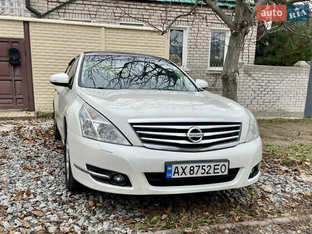 Белый Ниссан Теана, объемом двигателя 2.5 л и пробегом 240 тыс. км за 8499 $, фото 9 на Automoto.ua