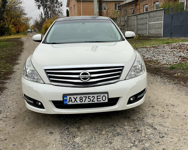 Белый Ниссан Теана, объемом двигателя 2.5 л и пробегом 240 тыс. км за 8499 $, фото 2 на Automoto.ua