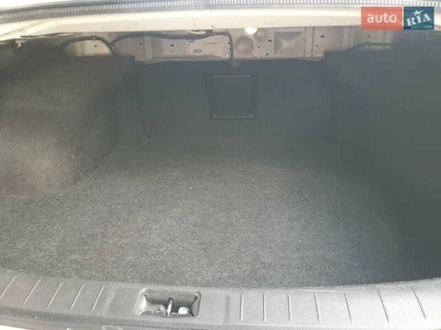 Белый Ниссан Теана, объемом двигателя 2.5 л и пробегом 171 тыс. км за 8900 $, фото 16 на Automoto.ua