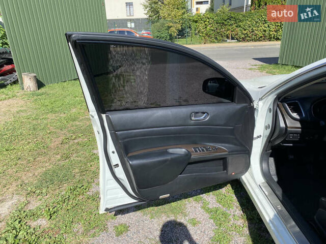 Белый Ниссан Теана, объемом двигателя 2.5 л и пробегом 244 тыс. км за 11300 $, фото 10 на Automoto.ua