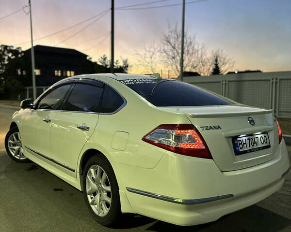Ниссан Теана 2013 в Одессе на Automoto.ua Белый Ниссан Теана, объемом двигателя 2.5 л и пробегом 158 тыс. км за 8500 $, фото 12 на Automoto.ua