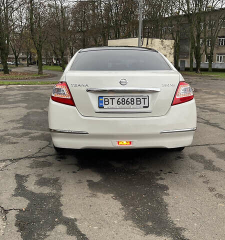 Белый Ниссан Теана, объемом двигателя 2.5 л и пробегом 239 тыс. км за 7700 $, фото 6 на Automoto.ua