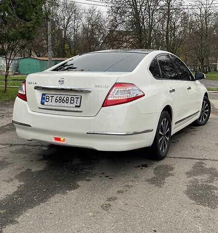 Белый Ниссан Теана, объемом двигателя 2.5 л и пробегом 239 тыс. км за 7700 $, фото 7 на Automoto.ua