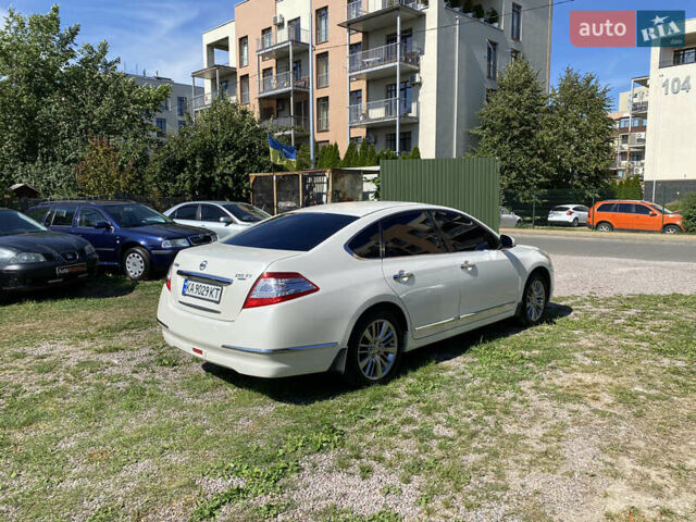 Белый Ниссан Теана, объемом двигателя 2.5 л и пробегом 244 тыс. км за 11300 $, фото 2 на Automoto.ua