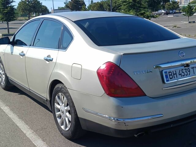 Бежевый Ниссан Теана, объемом двигателя 2.3 л и пробегом 300 тыс. км за 4300 $, фото 4 на Automoto.ua