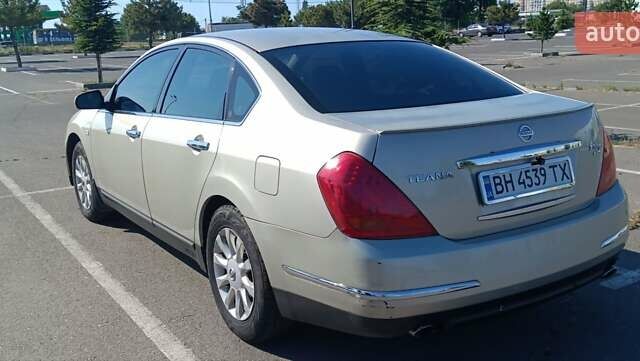 Бежевый Ниссан Теана, объемом двигателя 2.35 л и пробегом 298 тыс. км за 4900 $, фото 4 на Automoto.ua