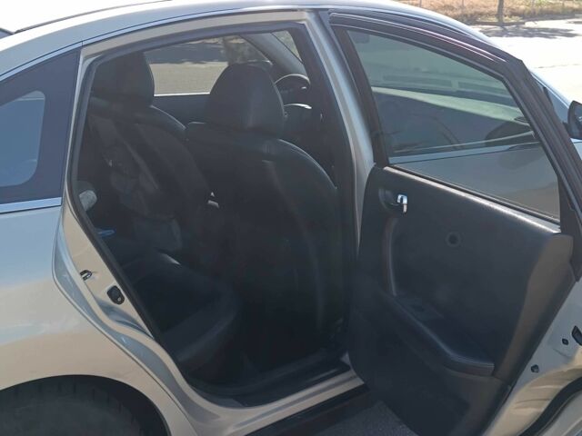 Бежевый Ниссан Теана, объемом двигателя 2.3 л и пробегом 300 тыс. км за 4300 $, фото 9 на Automoto.ua