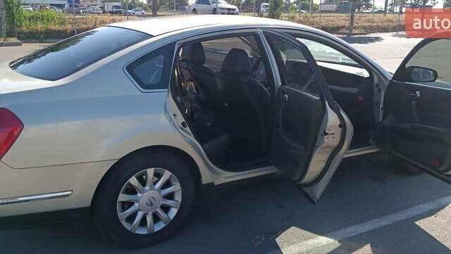 Бежевый Ниссан Теана, объемом двигателя 2.35 л и пробегом 298 тыс. км за 4900 $, фото 7 на Automoto.ua