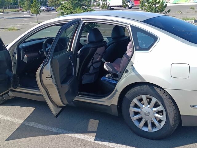 Бежевый Ниссан Теана, объемом двигателя 2.3 л и пробегом 300 тыс. км за 4300 $, фото 10 на Automoto.ua