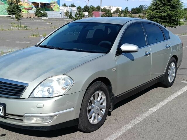 Бежевый Ниссан Теана, объемом двигателя 2.3 л и пробегом 300 тыс. км за 4300 $, фото 3 на Automoto.ua
