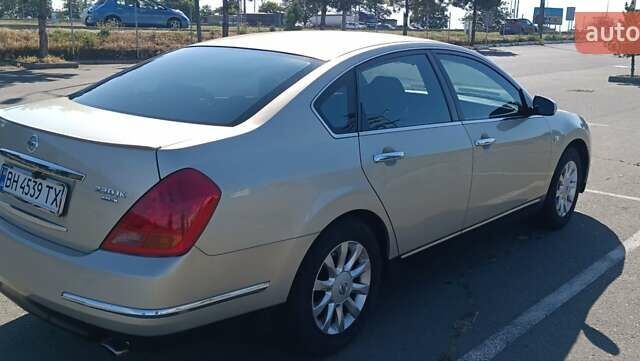 Бежевый Ниссан Теана, объемом двигателя 2.35 л и пробегом 298 тыс. км за 4900 $, фото 2 на Automoto.ua