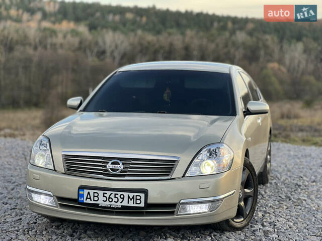 Бежевый Ниссан Теана, объемом двигателя 3.5 л и пробегом 359 тыс. км за 5800 $, фото 2 на Automoto.ua