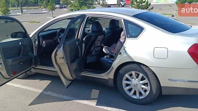 Бежевый Ниссан Теана, объемом двигателя 2.35 л и пробегом 298 тыс. км за 4900 $, фото 3 на Automoto.ua