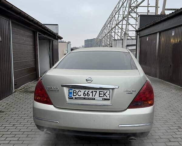 Бежевый Ниссан Теана, объемом двигателя 2.3 л и пробегом 163 тыс. км за 5500 $, фото 2 на Automoto.ua