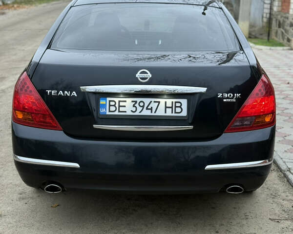 Черный Ниссан Теана, объемом двигателя 2.3 л и пробегом 334 тыс. км за 5500 $, фото 4 на Automoto.ua