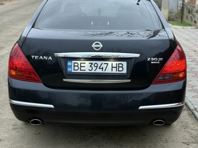 Черный Ниссан Теана, объемом двигателя 2.3 л и пробегом 334 тыс. км за 5500 $, фото 4 на Automoto.ua