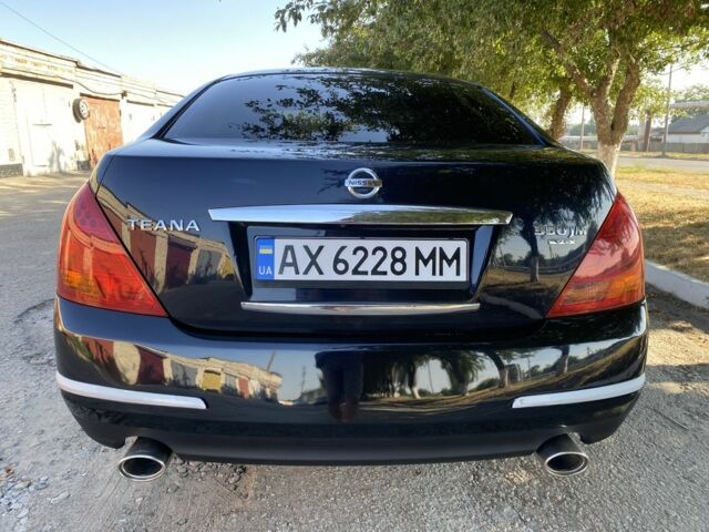 Чорний Ніссан Теана, об'ємом двигуна 3.5 л та пробігом 223 тис. км за 5800 $, фото 16 на Automoto.ua