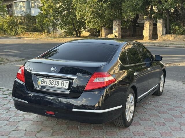 Черный Ниссан Теана, объемом двигателя 2.5 л и пробегом 174 тыс. км за 7499 $, фото 4 на Automoto.ua