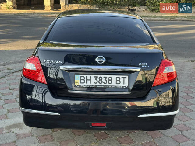 Чорний Ніссан Теана, об'ємом двигуна 2.5 л та пробігом 174 тис. км за 7799 $, фото 5 на Automoto.ua