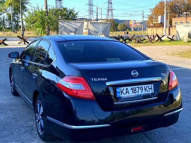 Черный Ниссан Теана, объемом двигателя 3.5 л и пробегом 350 тыс. км за 5900 $, фото 5 на Automoto.ua