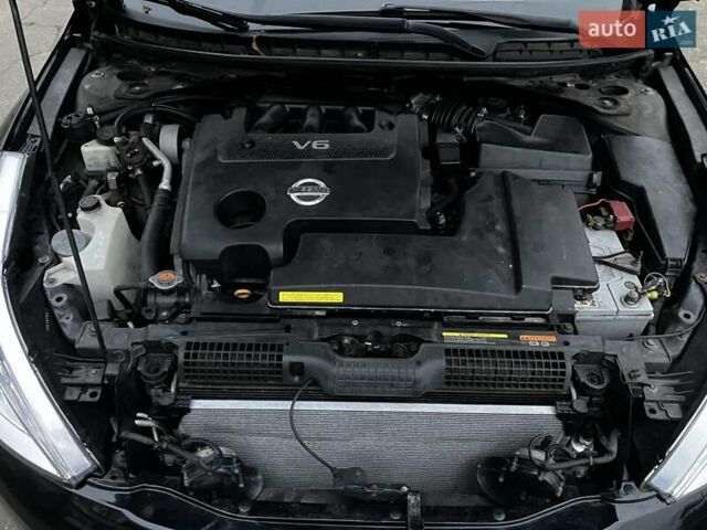 Черный Ниссан Теана, объемом двигателя 3.5 л и пробегом 149 тыс. км за 9000 $, фото 13 на Automoto.ua