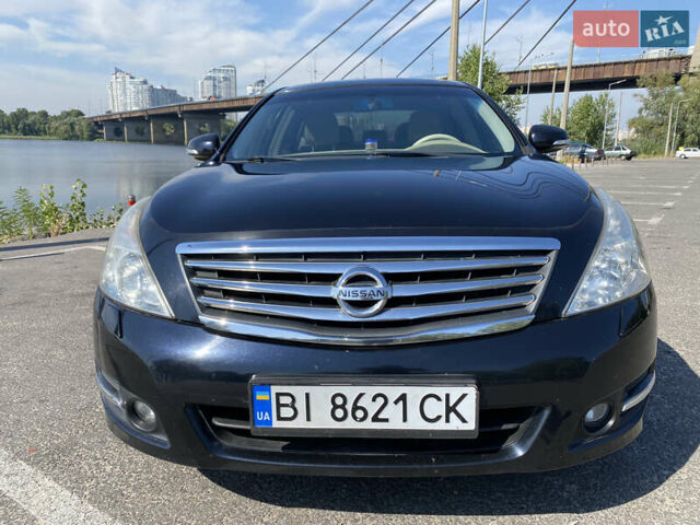 Черный Ниссан Теана, объемом двигателя 3.5 л и пробегом 215 тыс. км за 8000 $, фото 2 на Automoto.ua