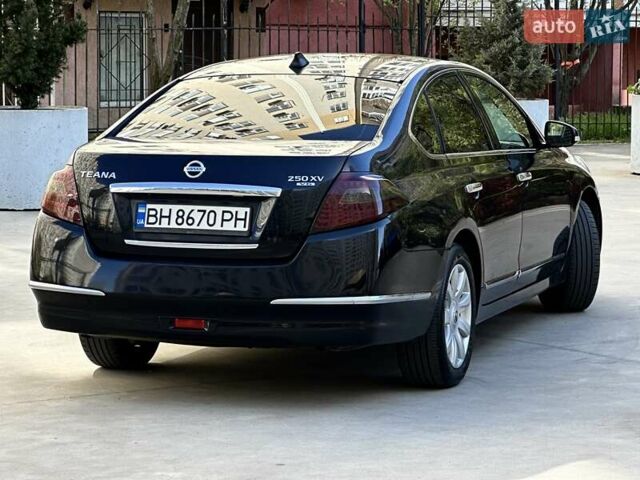 Черный Ниссан Теана, объемом двигателя 2.5 л и пробегом 197 тыс. км за 7500 $, фото 5 на Automoto.ua