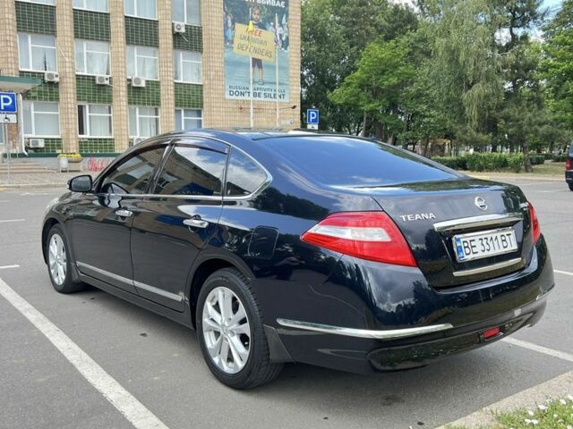 Черный Ниссан Теана, объемом двигателя 3.5 л и пробегом 235 тыс. км за 7999 $, фото 2 на Automoto.ua
