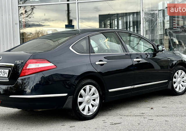 Чорний Ніссан Теана, об'ємом двигуна 2.5 л та пробігом 187 тис. км за 9500 $, фото 8 на Automoto.ua