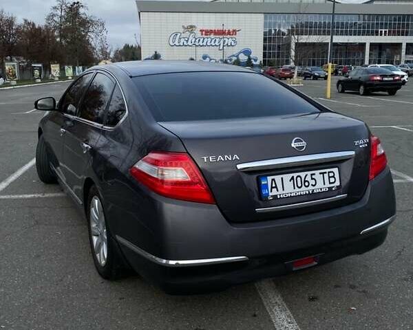 Фиолетовый Ниссан Теана, объемом двигателя 2.5 л и пробегом 255 тыс. км за 6700 $, фото 2 на Automoto.ua