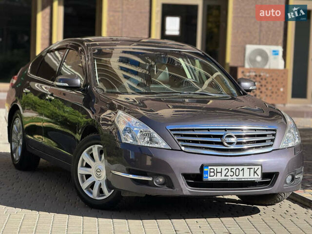 Фиолетовый Ниссан Теана, объемом двигателя 2.5 л и пробегом 175 тыс. км за 9900 $, фото 3 на Automoto.ua