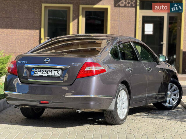 Фиолетовый Ниссан Теана, объемом двигателя 2.5 л и пробегом 175 тыс. км за 9900 $, фото 8 на Automoto.ua