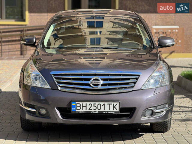 Фиолетовый Ниссан Теана, объемом двигателя 2.5 л и пробегом 175 тыс. км за 9900 $, фото 2 на Automoto.ua