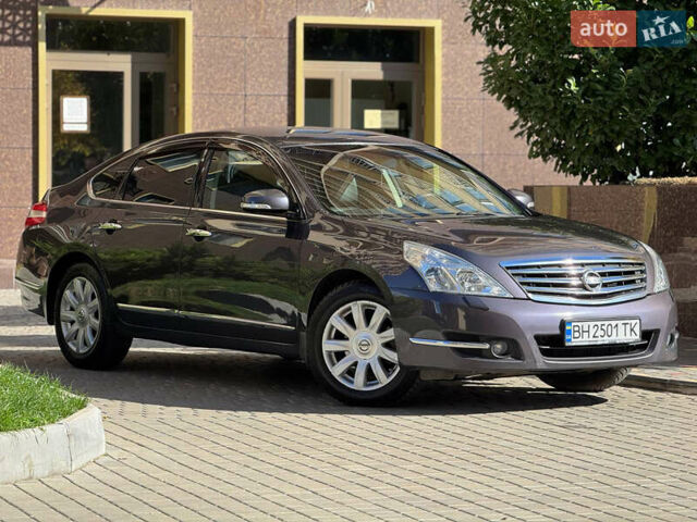 Фиолетовый Ниссан Теана, объемом двигателя 2.5 л и пробегом 175 тыс. км за 9900 $, фото 4 на Automoto.ua