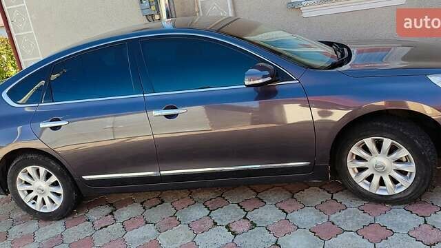 Фиолетовый Ниссан Теана, объемом двигателя 2.5 л и пробегом 62 тыс. км за 15000 $, фото 3 на Automoto.ua