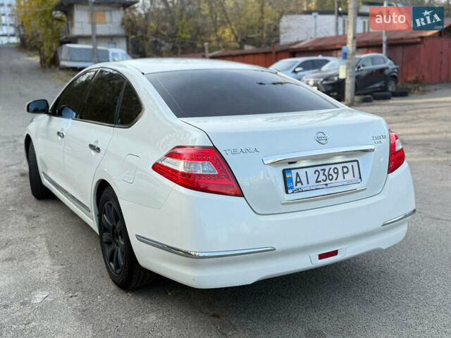 Ниссан Теана, объемом двигателя 2.5 л и пробегом 260 тыс. км за 8000 $, фото 2 на Automoto.ua