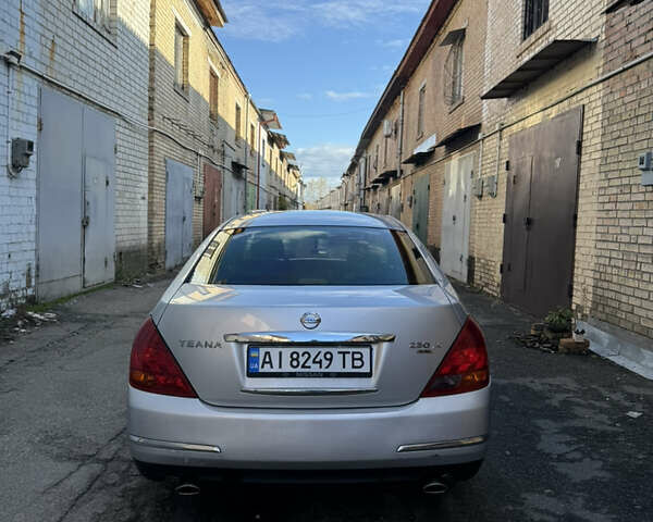 Сірий Ніссан Теана, об'ємом двигуна 2.35 л та пробігом 380 тис. км за 4350 $, фото 7 на Automoto.ua