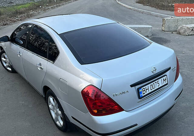 Серый Ниссан Теана, объемом двигателя 3.5 л и пробегом 350 тыс. км за 5700 $, фото 36 на Automoto.ua