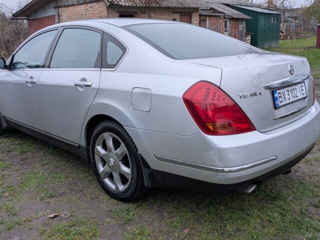 Сірий Ніссан Теана, об'ємом двигуна 3.5 л та пробігом 323 тис. км за 4000 $, фото 1 на Automoto.ua