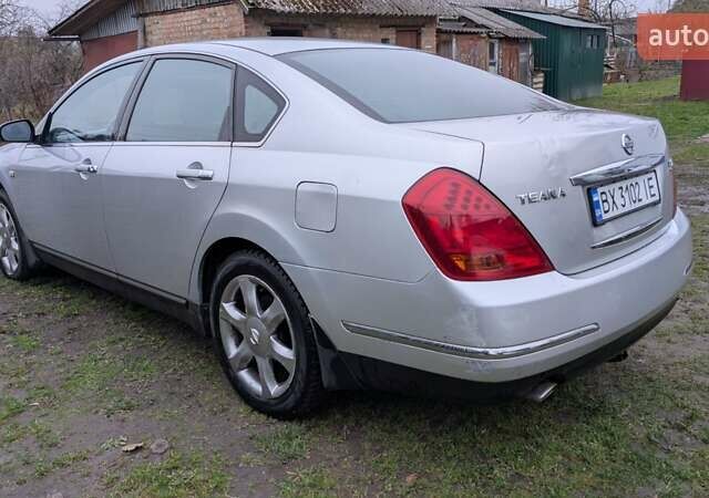 Серый Ниссан Теана, объемом двигателя 3.5 л и пробегом 323 тыс. км за 4000 $, фото 1 на Automoto.ua