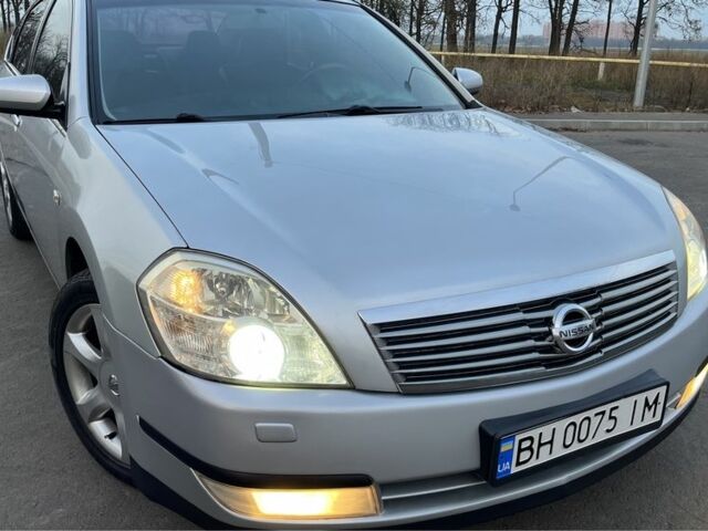 Серый Ниссан Теана, объемом двигателя 3.5 л и пробегом 332 тыс. км за 5700 $, фото 1 на Automoto.ua