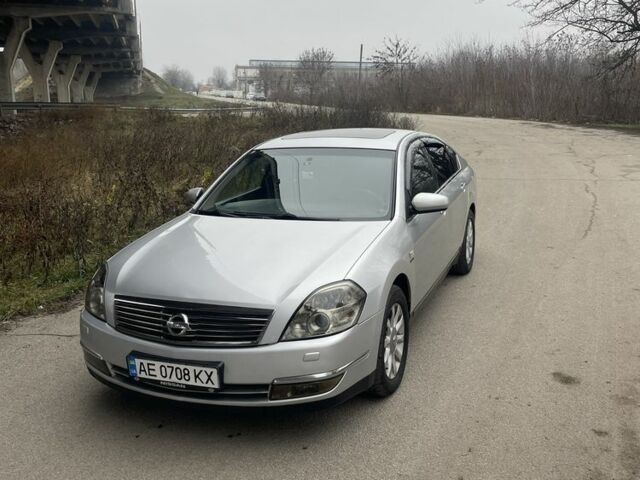 Серый Ниссан Теана, объемом двигателя 2.3 л и пробегом 190 тыс. км за 5900 $, фото 1 на Automoto.ua