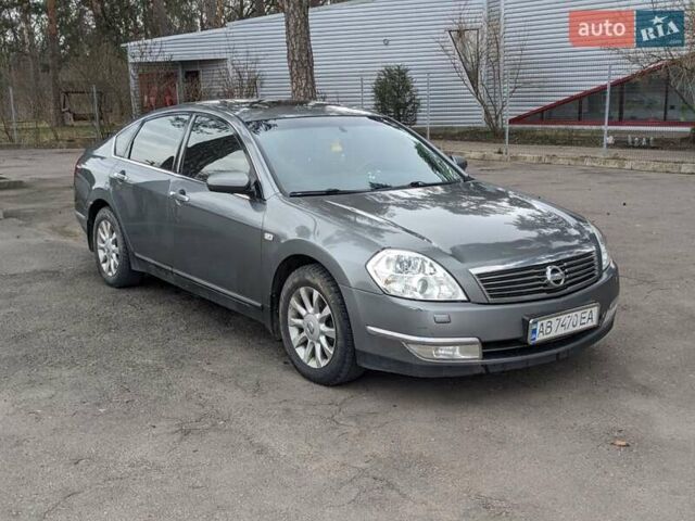 Серый Ниссан Теана, объемом двигателя 2.35 л и пробегом 300 тыс. км за 5000 $, фото 14 на Automoto.ua