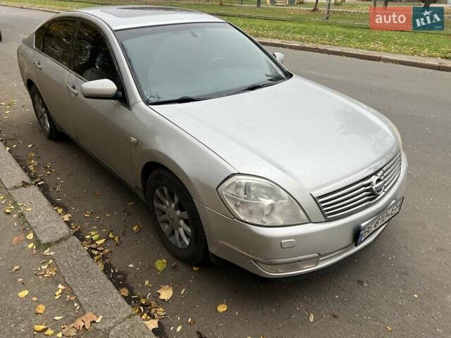 Сірий Ніссан Теана, об'ємом двигуна 2.35 л та пробігом 270 тис. км за 4800 $, фото 1 на Automoto.ua