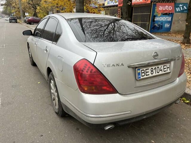 Сірий Ніссан Теана, об'ємом двигуна 2.35 л та пробігом 270 тис. км за 4800 $, фото 3 на Automoto.ua