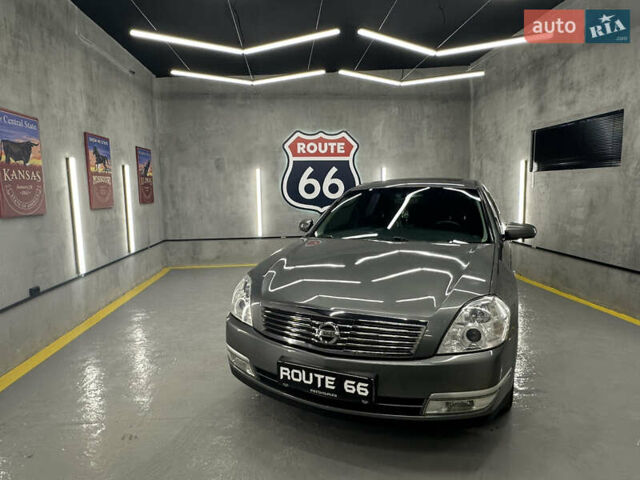 Сірий Ніссан Теана, об'ємом двигуна 0 л та пробігом 247 тис. км за 5990 $, фото 1 на Automoto.ua